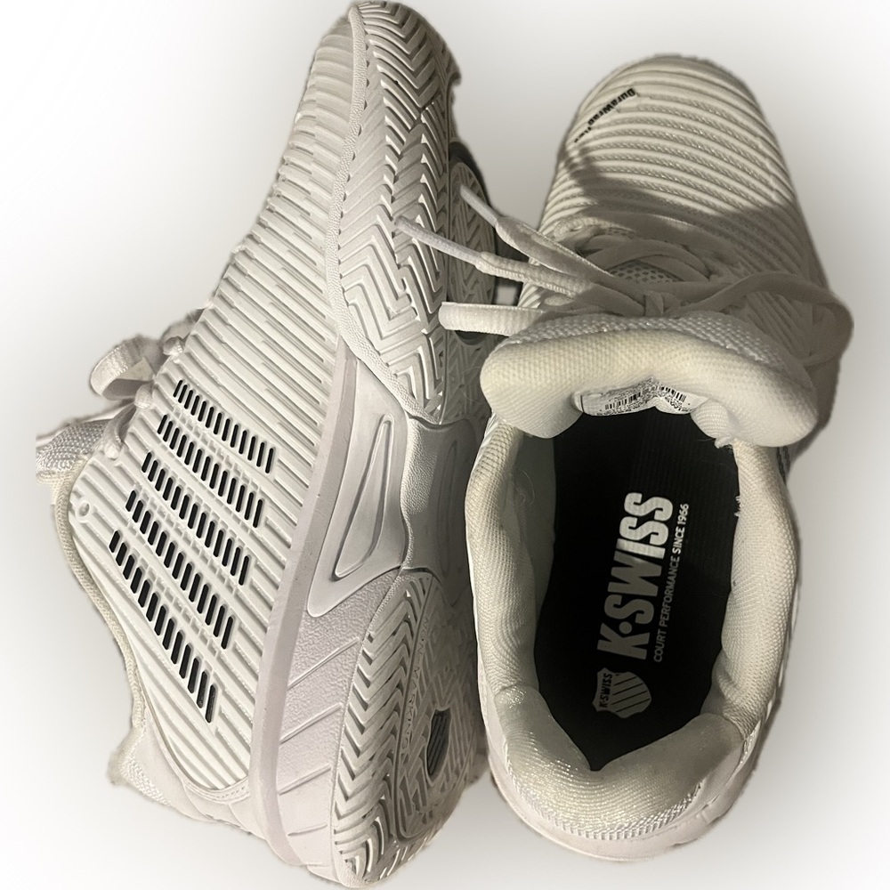 Kswiss juniors white court shoes size 3